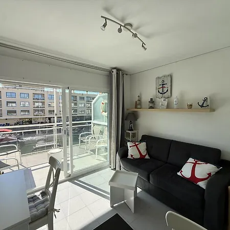 Moxo-2 Al Canal Apartmán